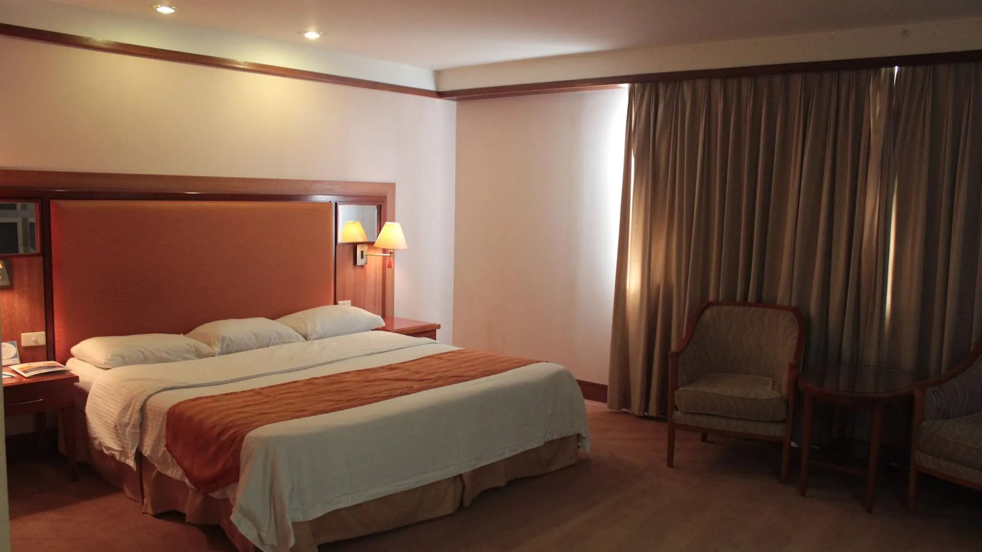 Subic International Hotel Olongapo 3*,